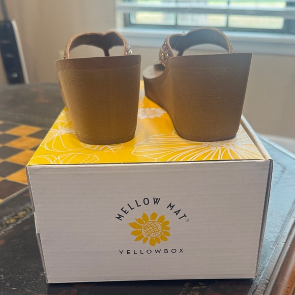 Yellow Box Women's Multicolor Bling Sandals- NEW with box. Size 8. - Picture 8 of 8